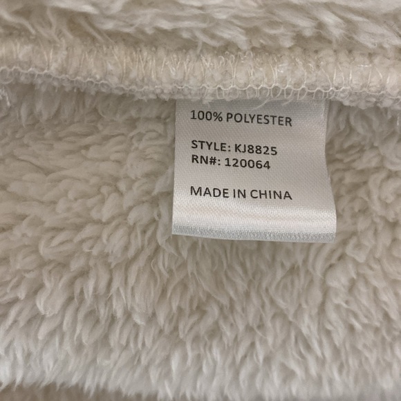 Caruso Caruso Open Front Fuzzy Fleece Hooded Vest w/ Pockets Cream Size: Small - Picture 5 of 5